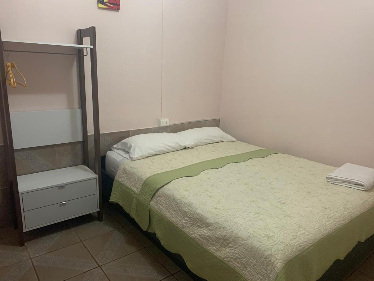 אנטופגסטה Hostal Iria מראה חיצוני תמונה