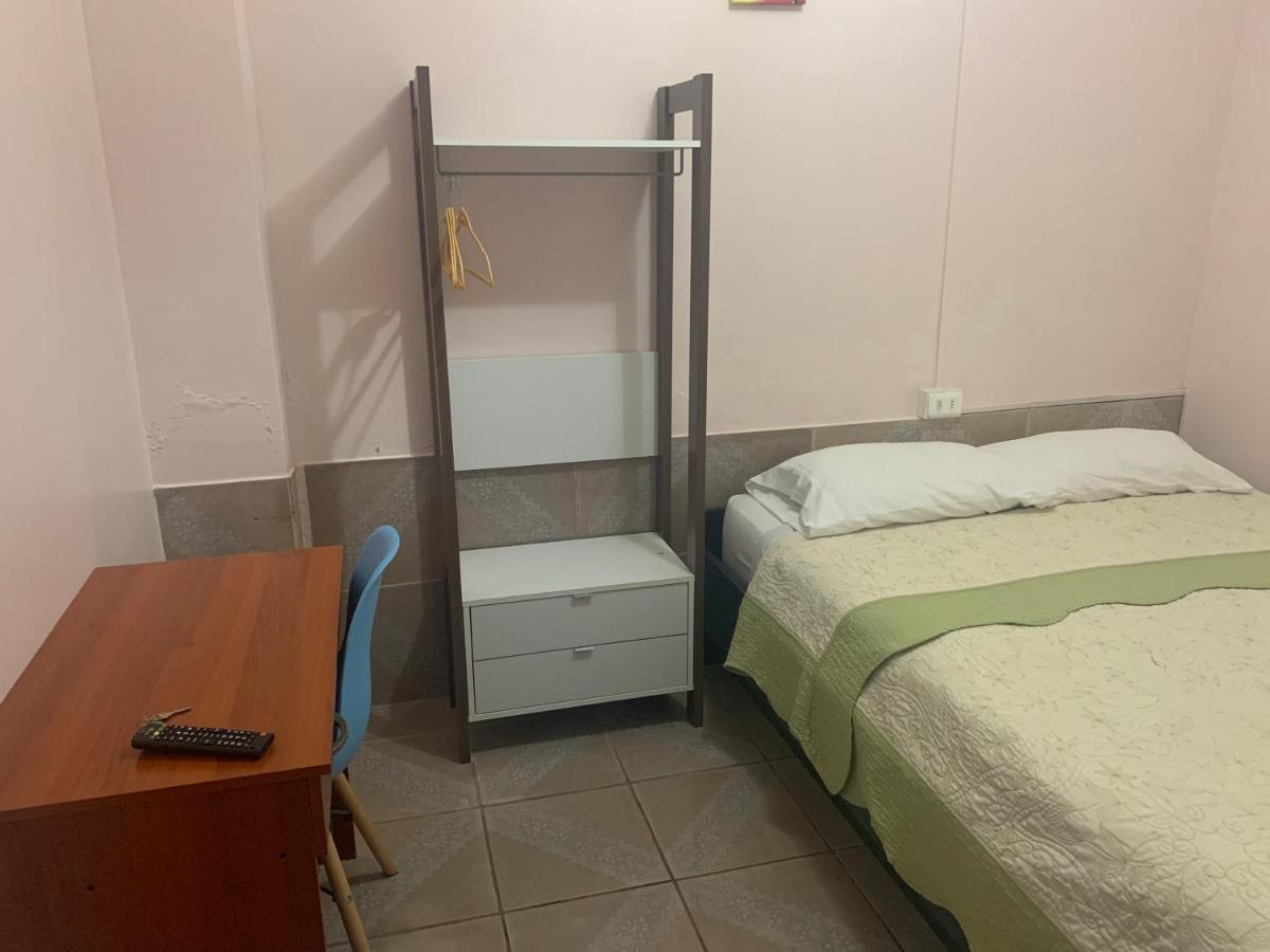 אנטופגסטה Hostal Iria מראה חיצוני תמונה